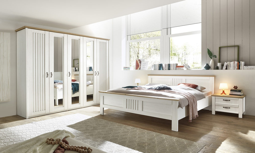 Schlafzimmer komplett Pinie weiss mit Bett 180x200, Schrank 265 cm, 2x Nachtkommoden Trentino